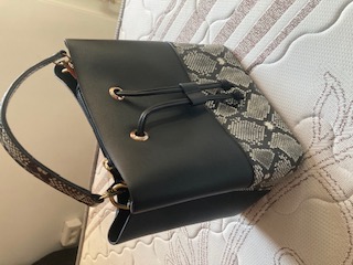 El Menzah El Menzah 1 Autre Autre Vend sac noir tat neuf