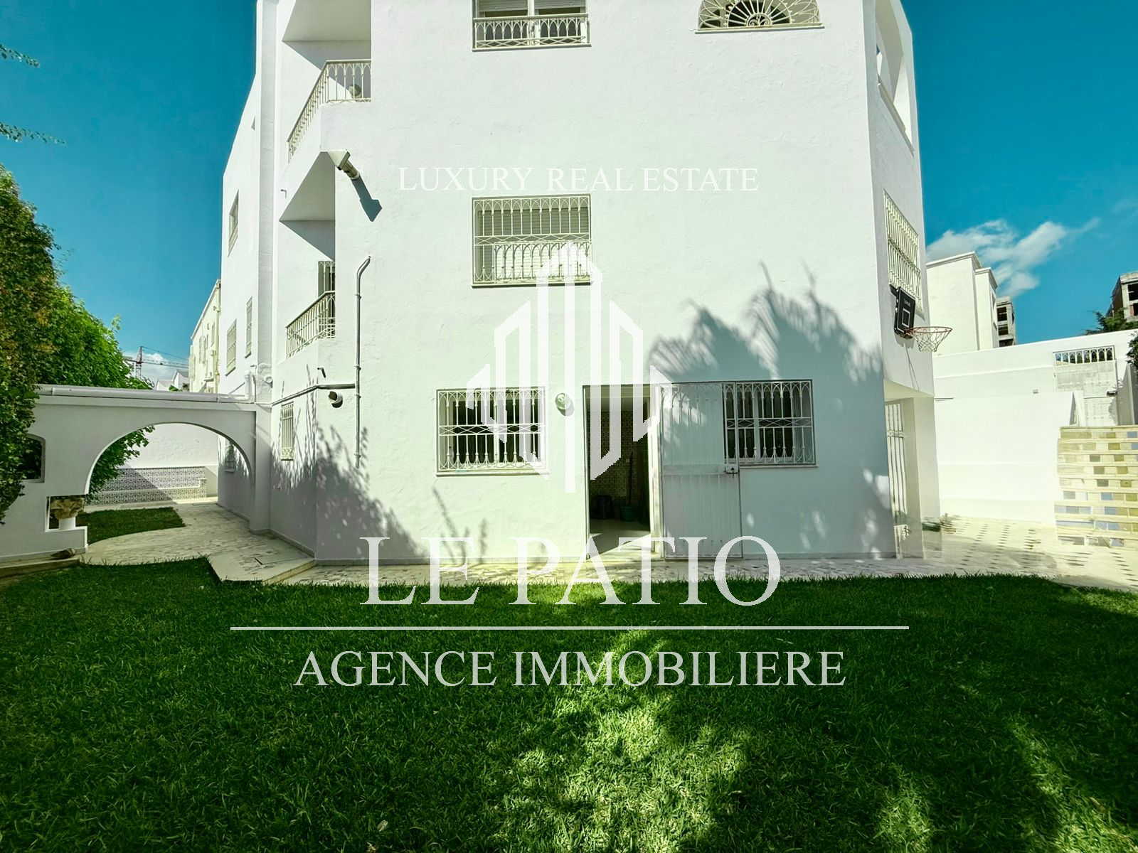 La Marsa Cite Du Stade Location Maisons Villa s6 avec jardin a la marsa