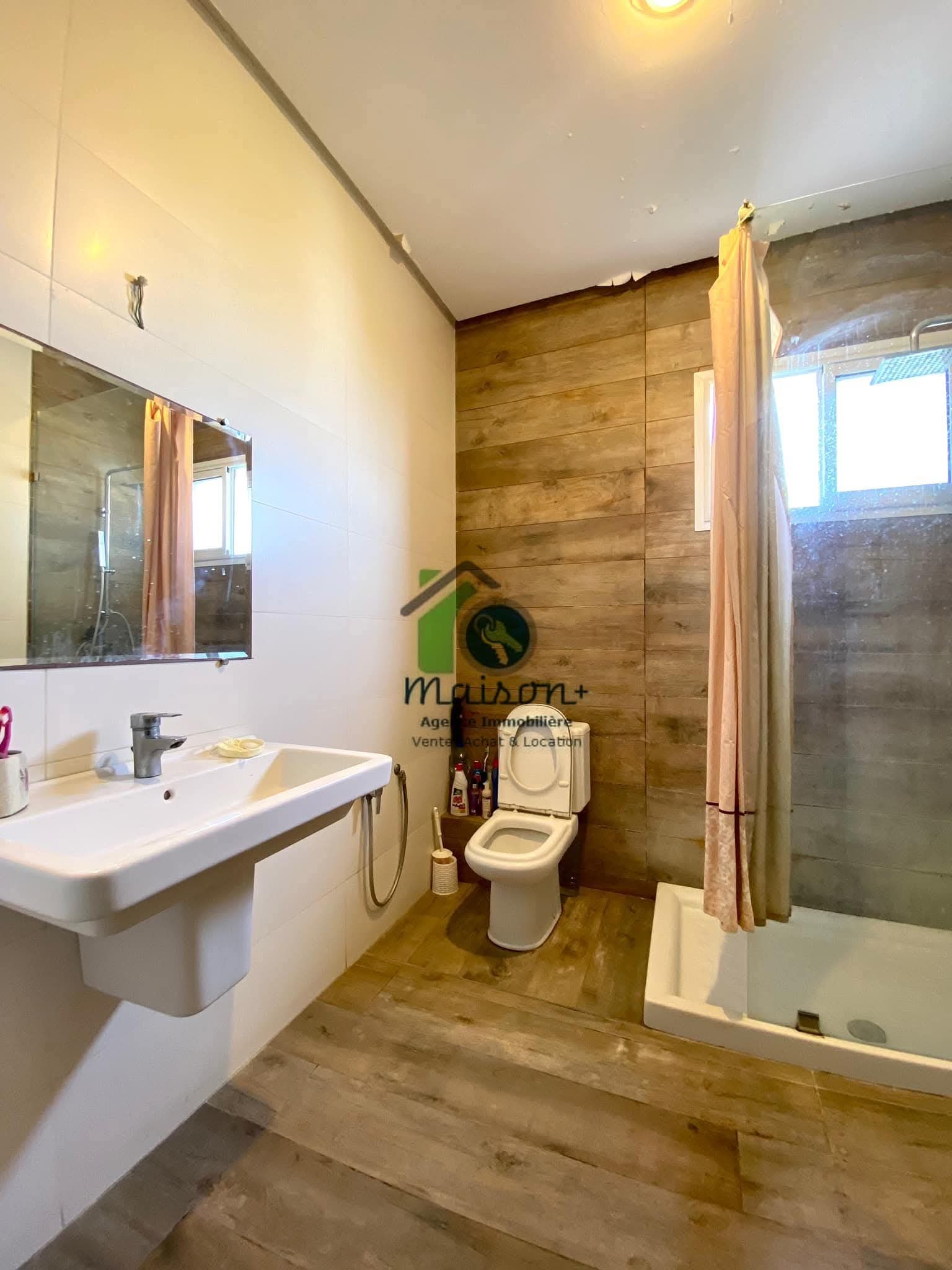 Ariana Ville Cite Ennasr 2 Vente Appart. 5 pices+ Trs spacieux appartement  cit ennaser