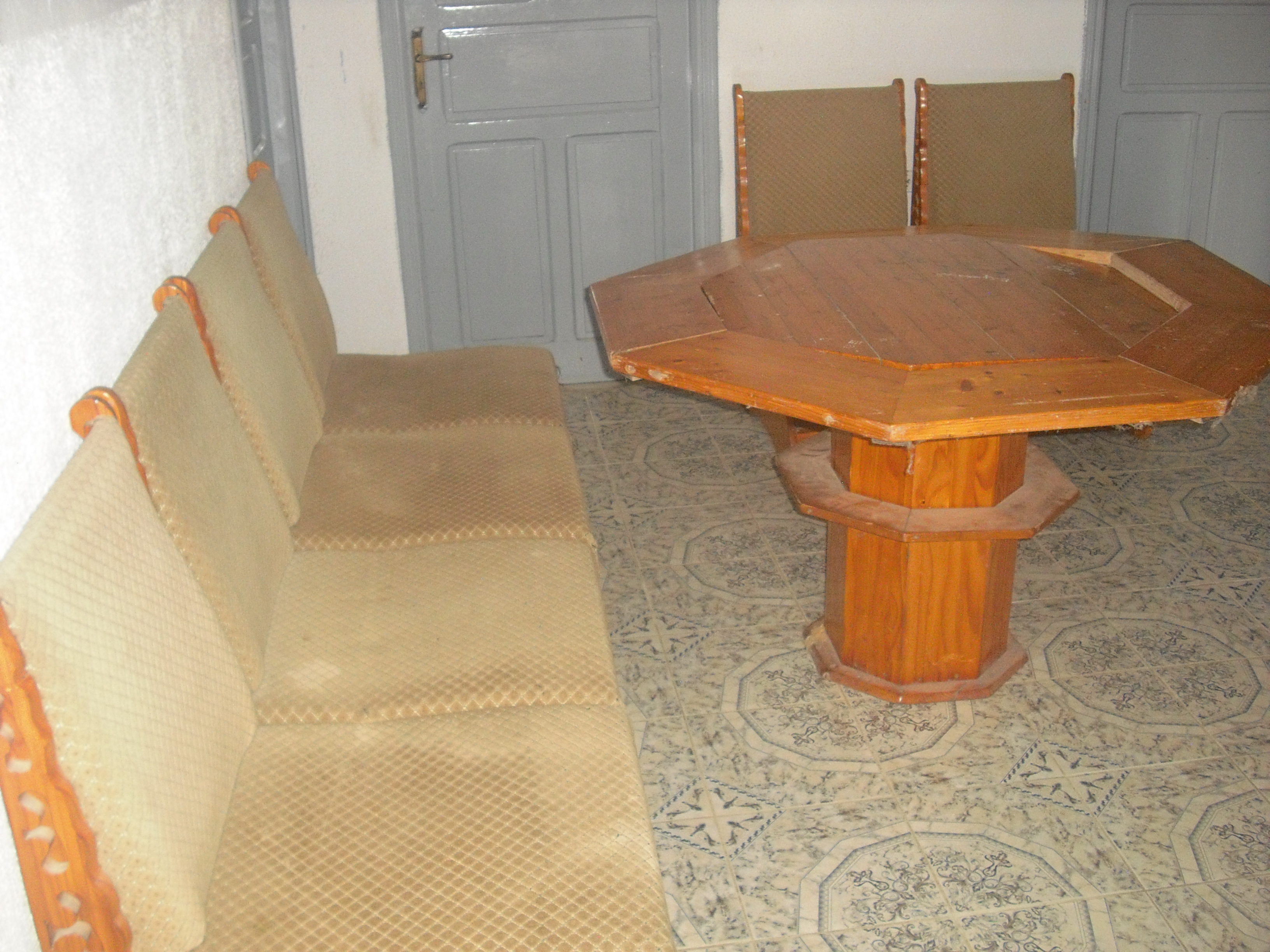 Borj El Amri Cite El Hafsia Salon - Salle  manger  Fauteuils Bonne affaire