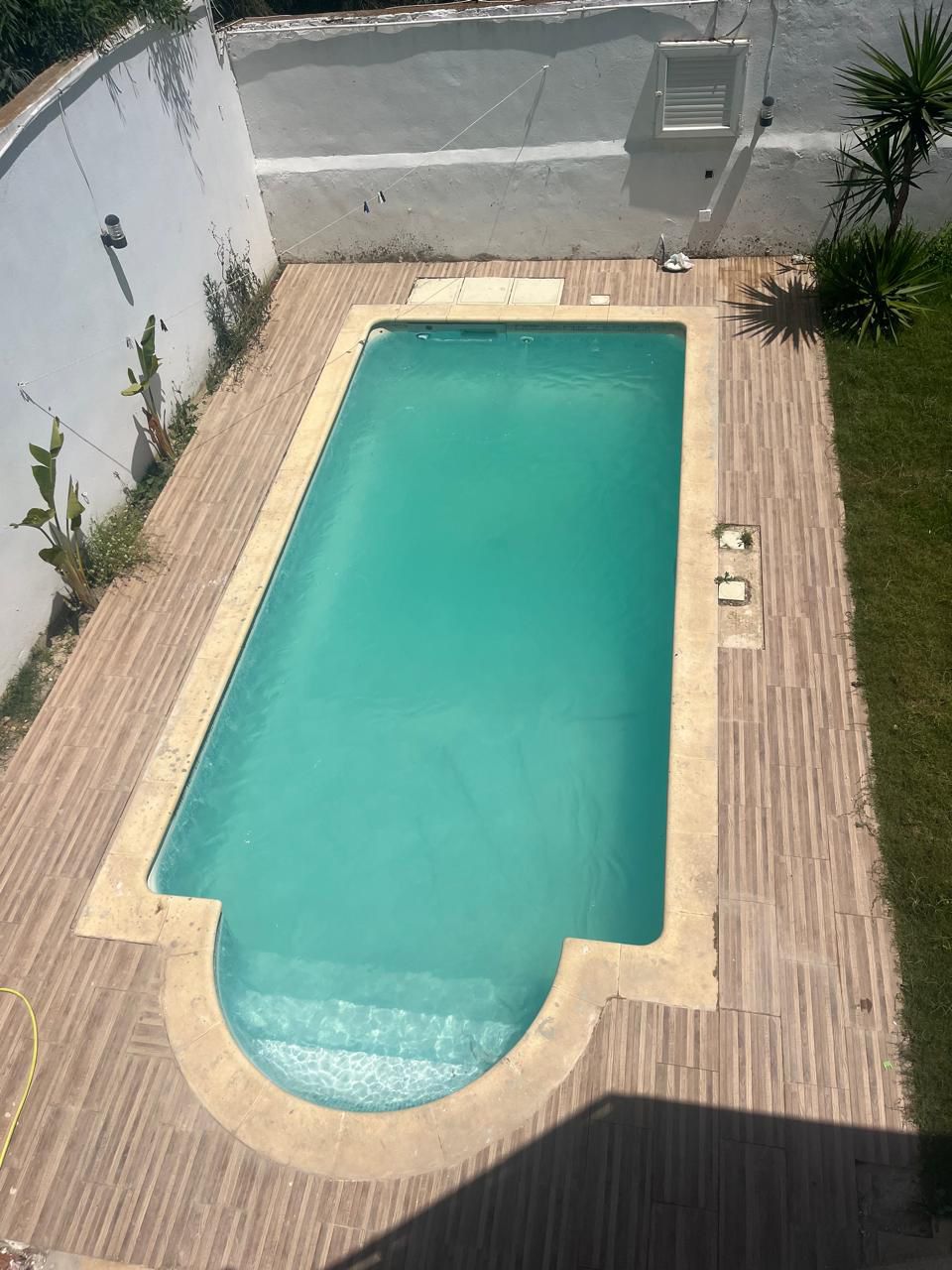 La Soukra Chotrana 2 Location Appart. 4 pices Villa avec piscine