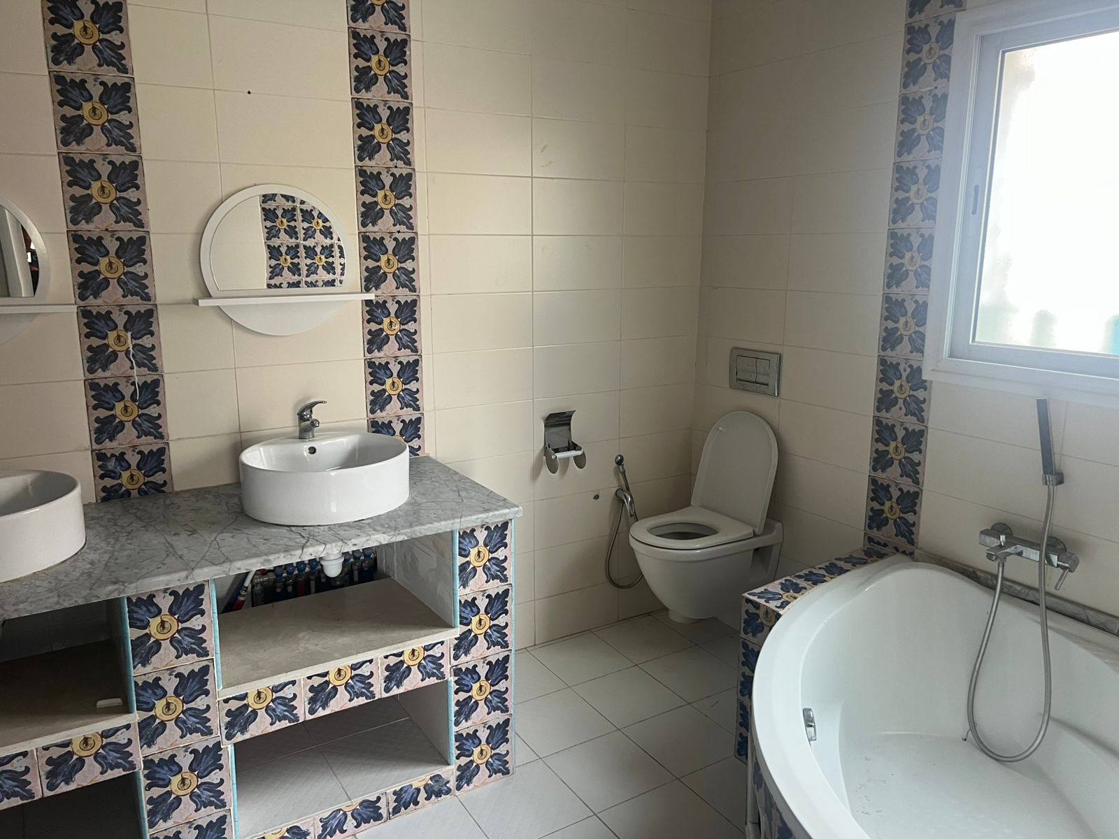 La Soukra Chotrana 2 Location Maisons Jolie villa avec piscine