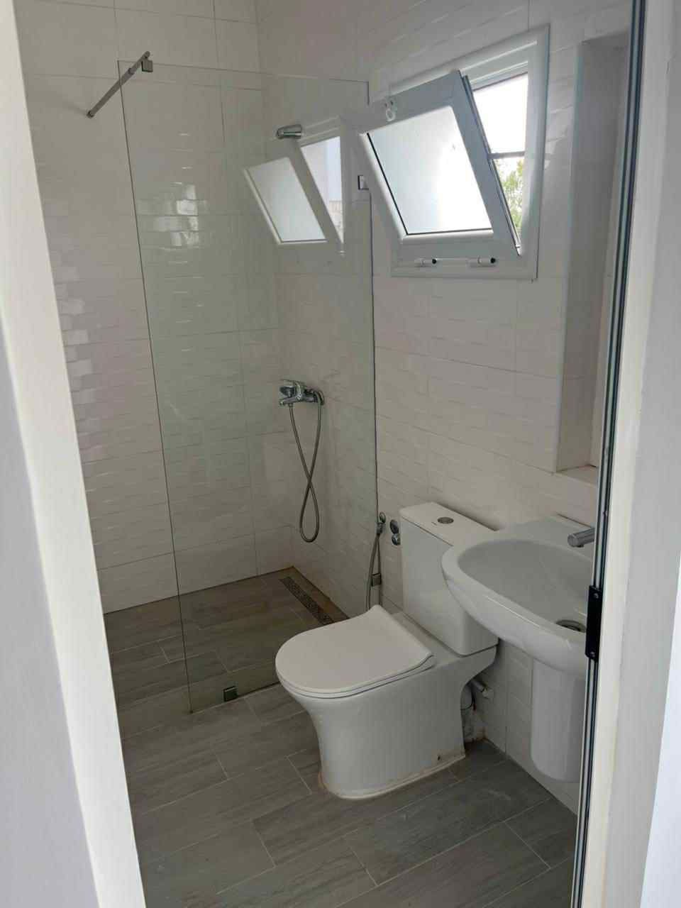 El Menzah El Menzah 4 Location Appart. 4 pices Etage de villa s3  menzah 4