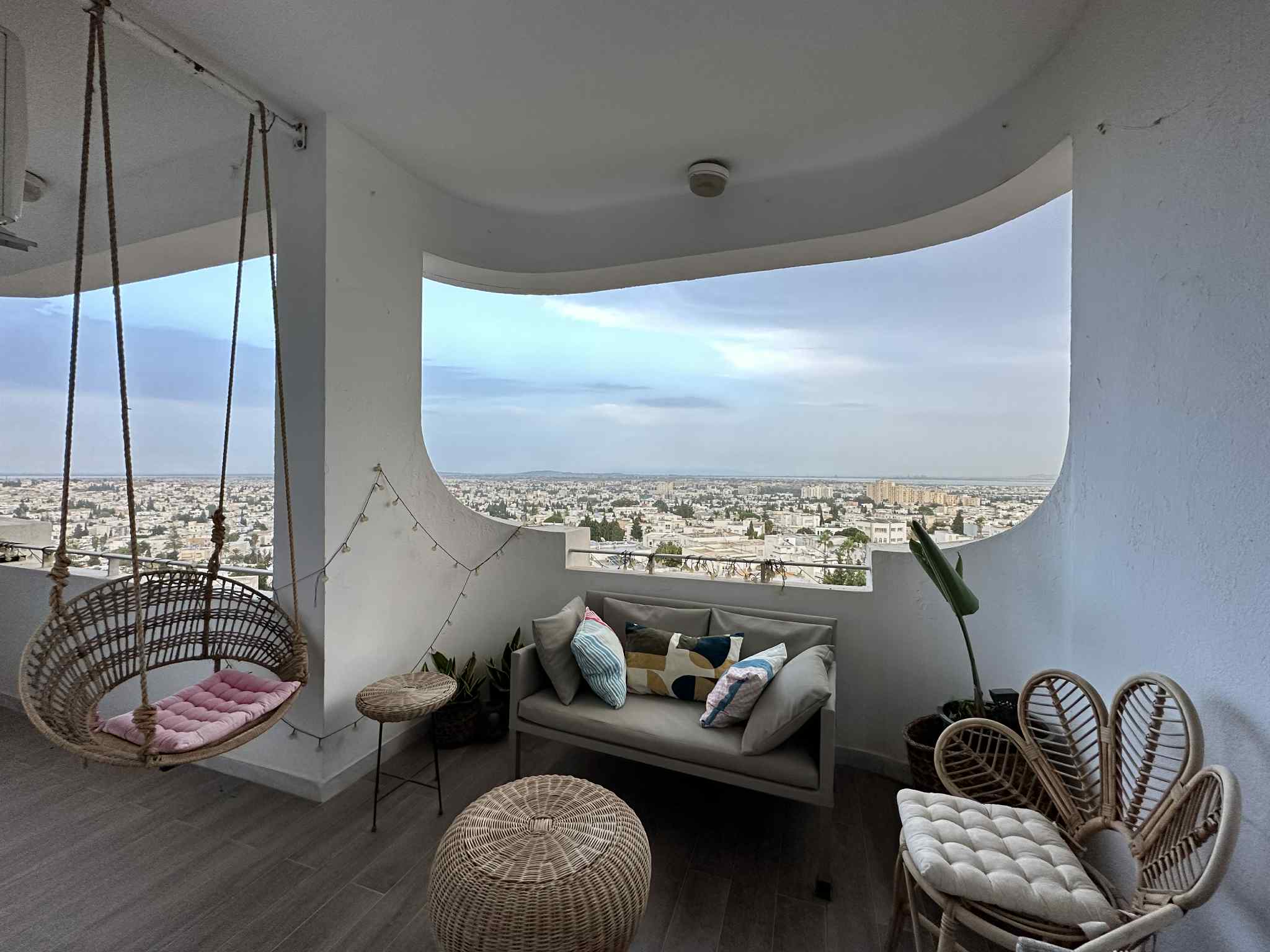 Ariana Ville El Menzah 6 Location Appart. 3 pices Appart s2 richement meubl  menzah 6