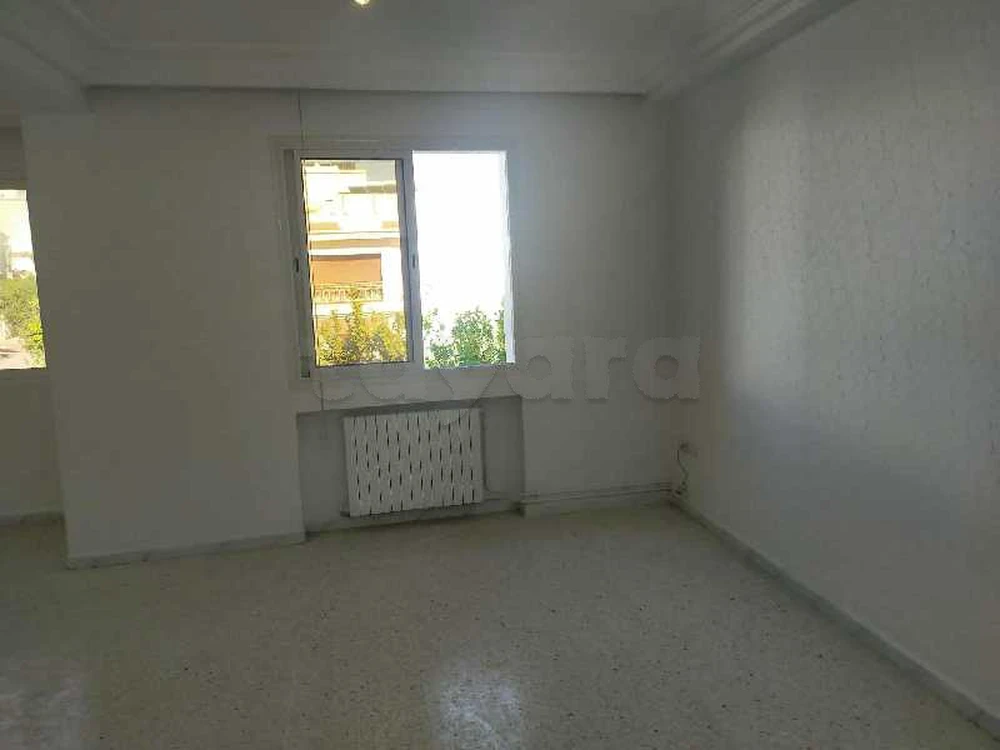 Ariana Ville Cite Ennasr 2 Location Appart. 4 pices Etage de villa s3  ennasr 2