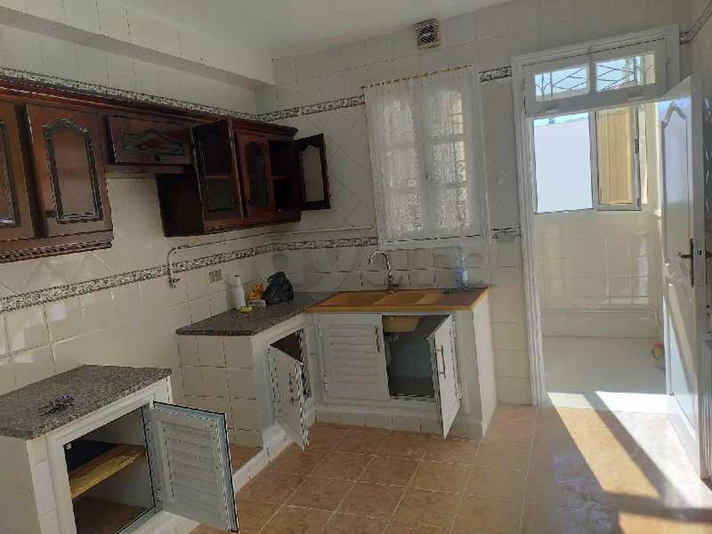 Ariana Ville Cite Ennasr 2 Location Appart. 4 pices Etage de villa s3  ennasr 2