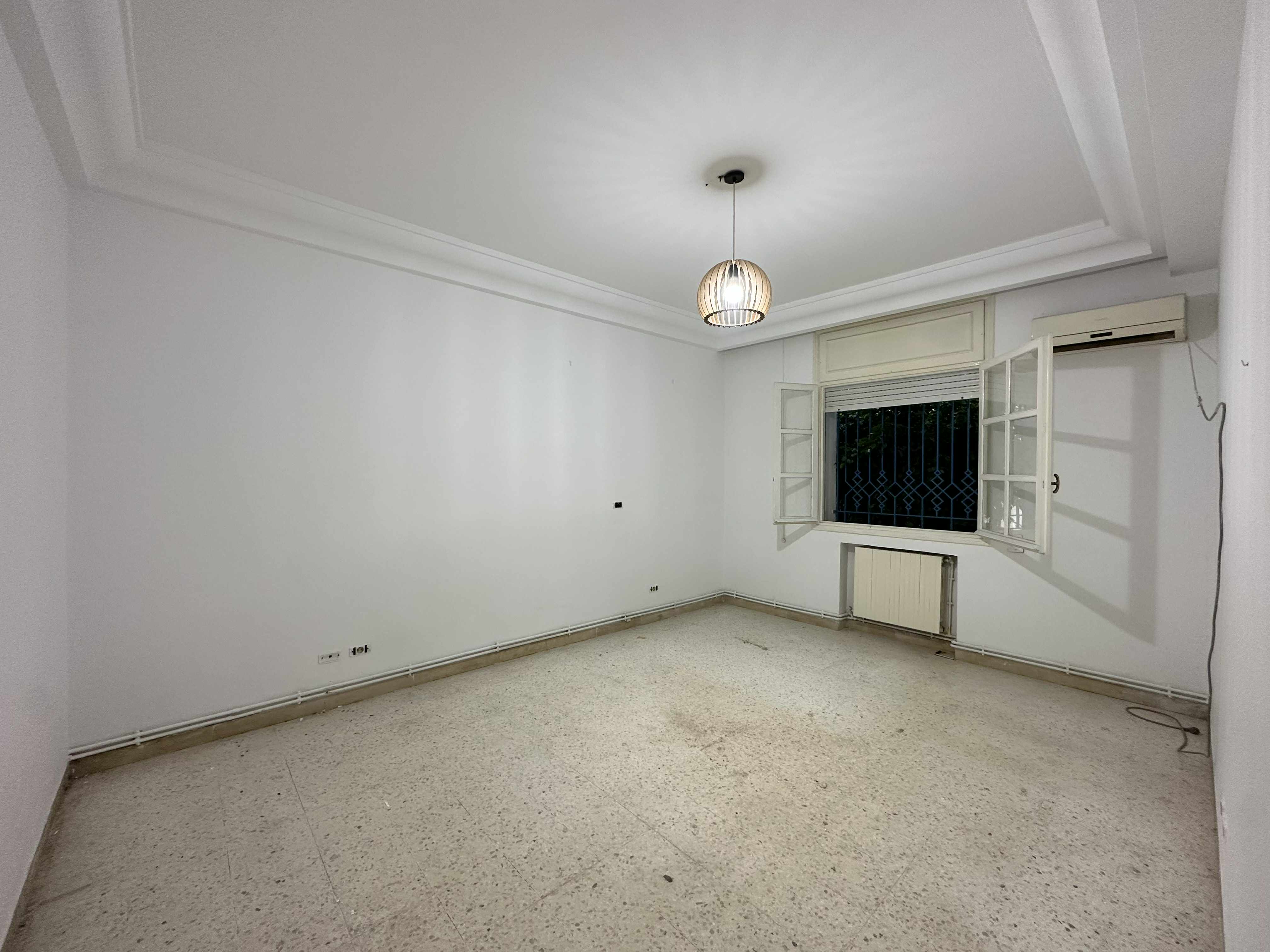 Ariana Ville Cite Ennasr 2 Location Appart. 4 pices Appart s3 avec terrasse  ennasr 2