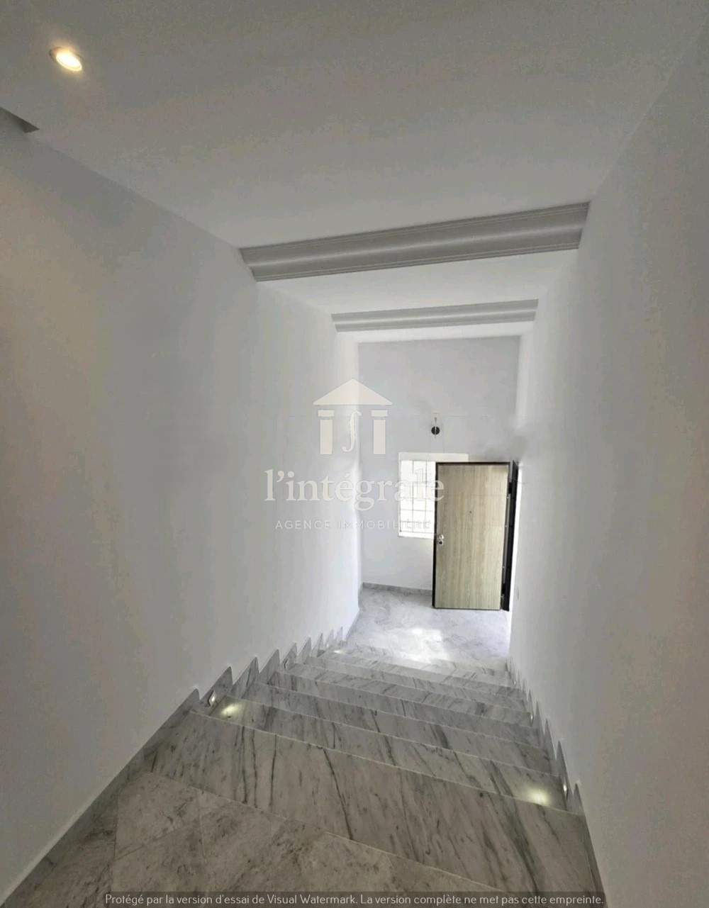 El Menzah El Menzah 9 Location Maisons S3 tage de villa haut standing