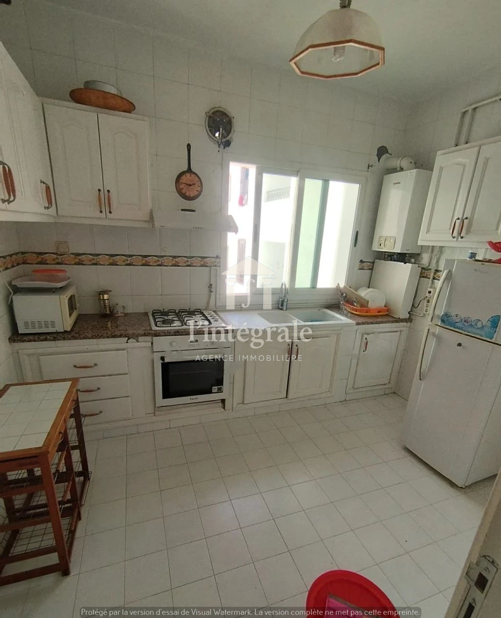 Ariana Ville Cite Ennasr 2 Location Appart. 3 pices S2 meubl avec une terrasse