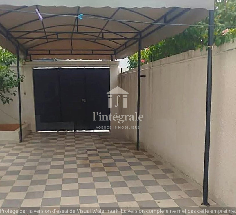 Ariana Ville Cite Ennasr 1 Location Maisons Rez de chausse avec garage et jardin
