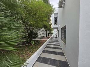 Mnihla Jardins d'el Menzah Vente Maisons Villa de 452m2 terrain et 400m2 btit