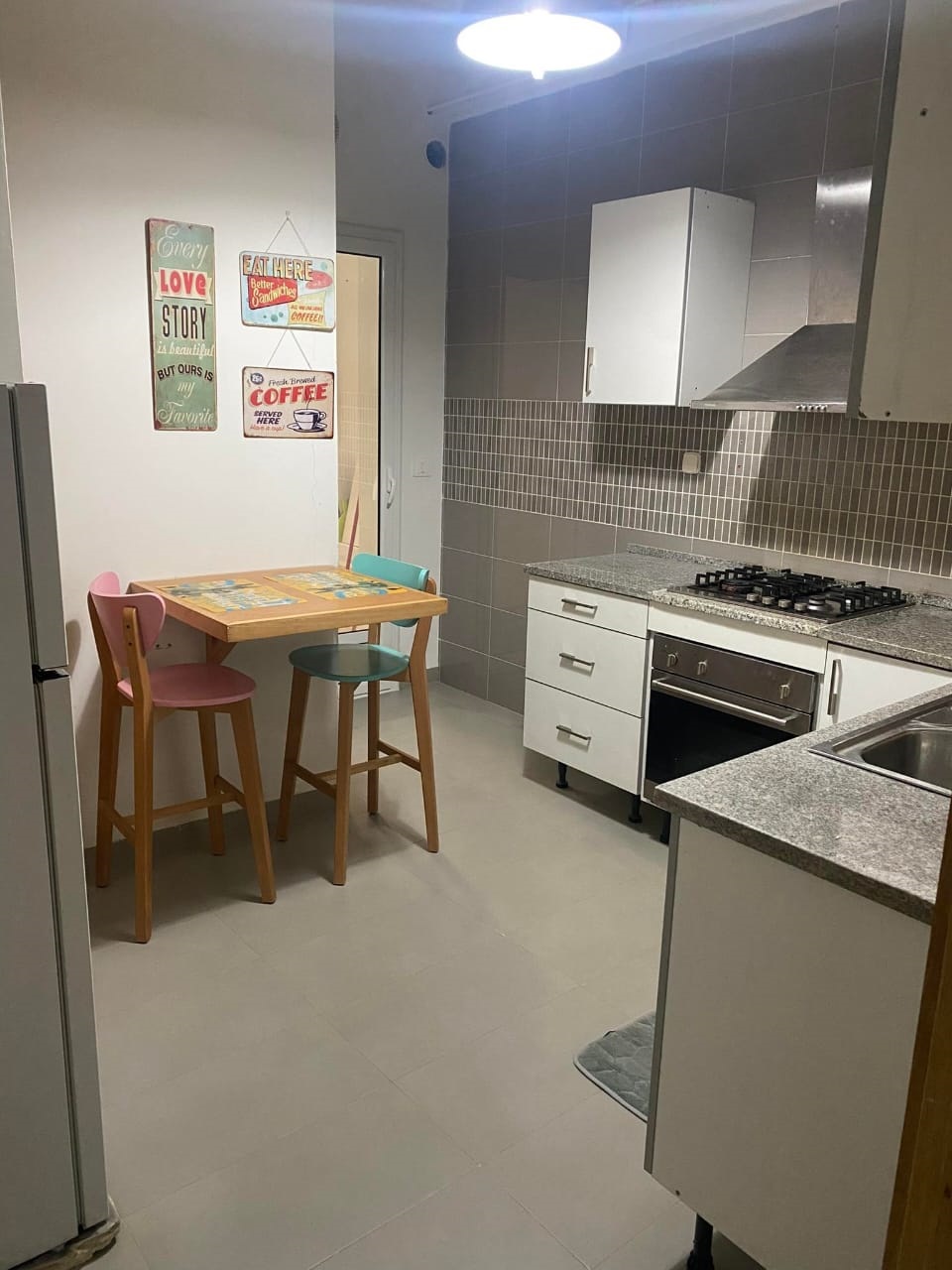 La Marsa El Aouina Location Appart. 1 pice S plus 1 meuble wahat rsd zayatine