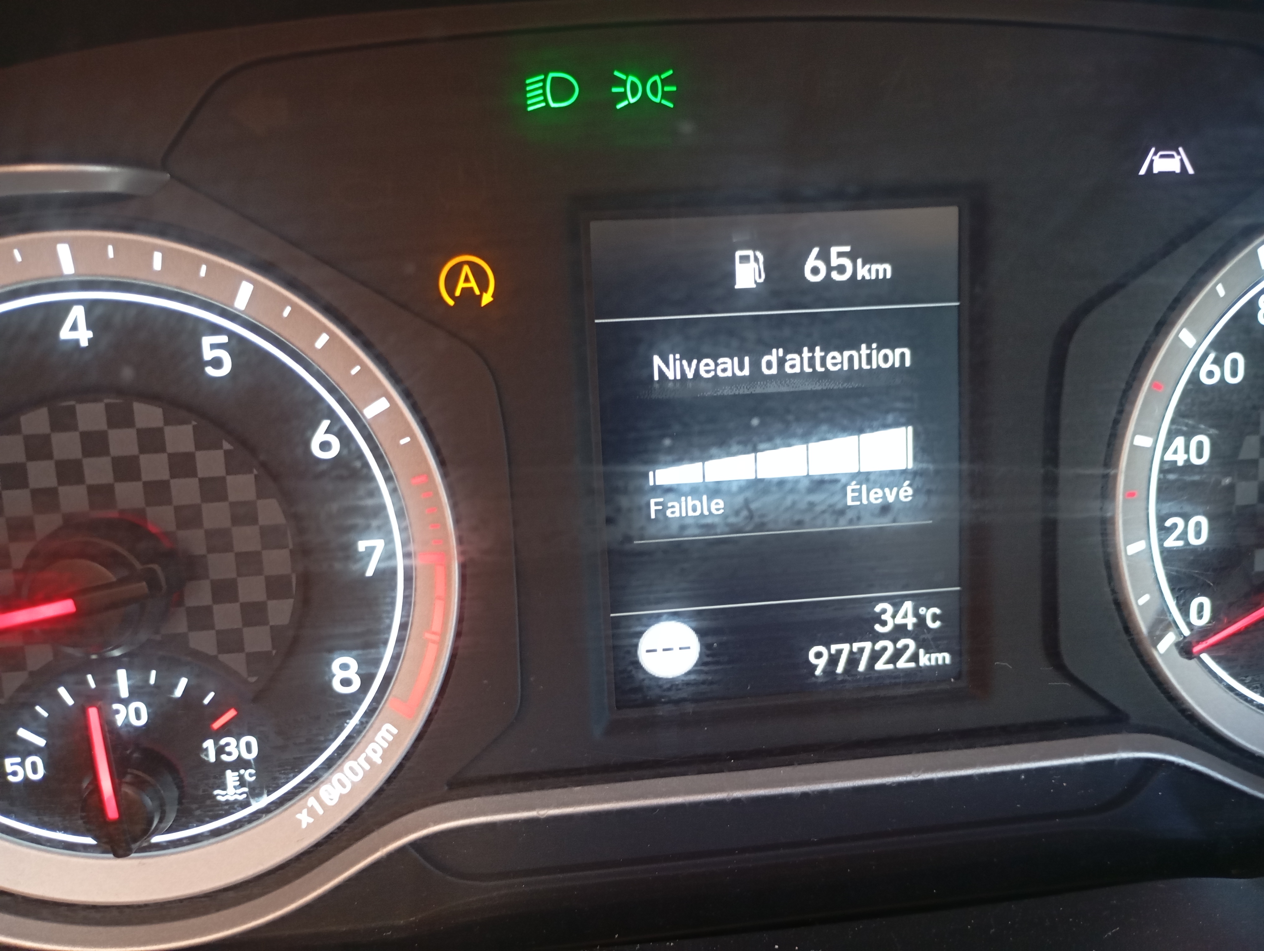 Ezzouhour (Tunis) Ezzouhour 4 Hyundai Autre Modle Occasion en or hyundai i20 en bonne tat