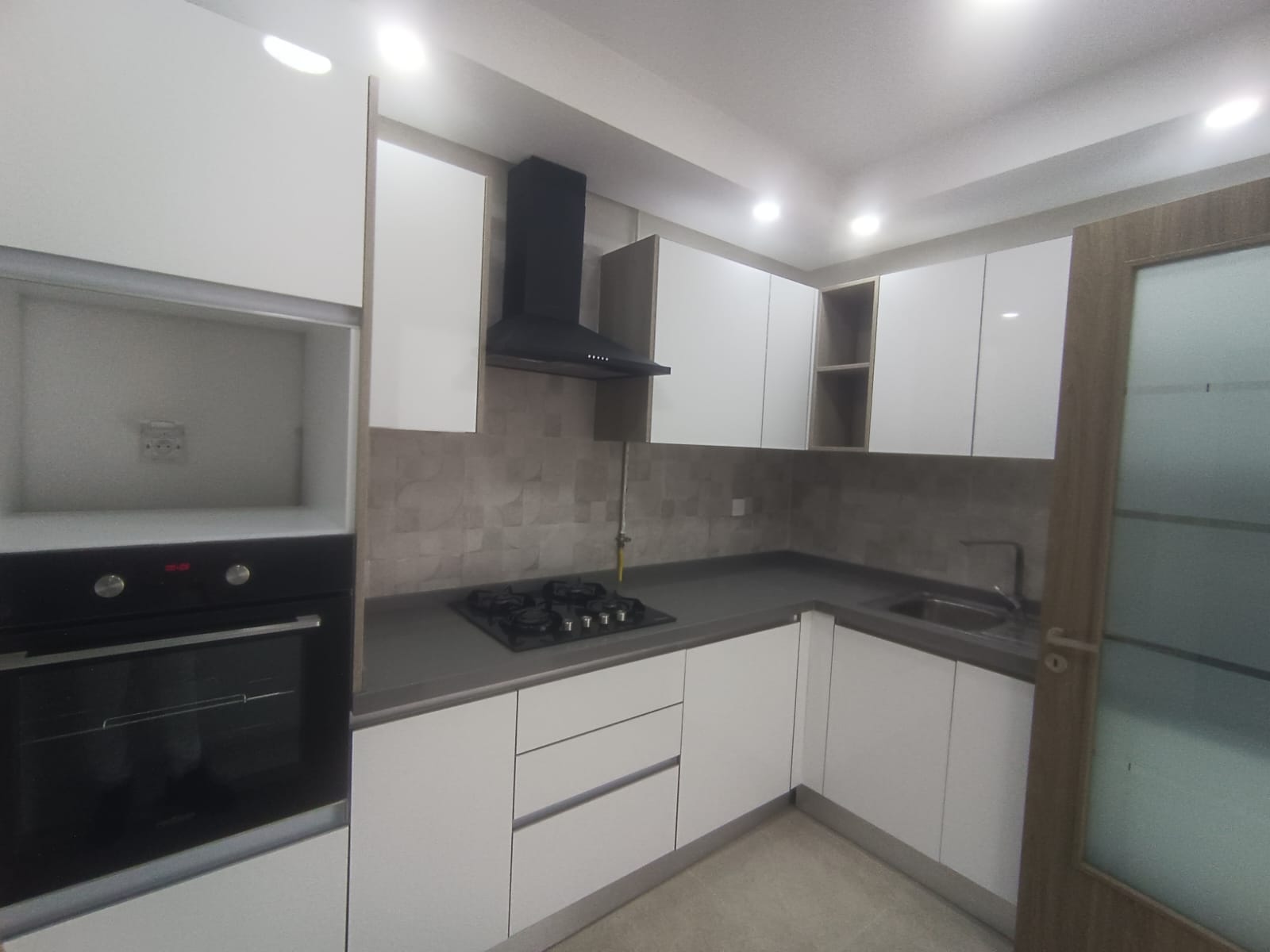 Ariana Ville Cite Ennasr 2 Location Appart. 2 pices Ennasr s1 neuf haut standing  cot slim school