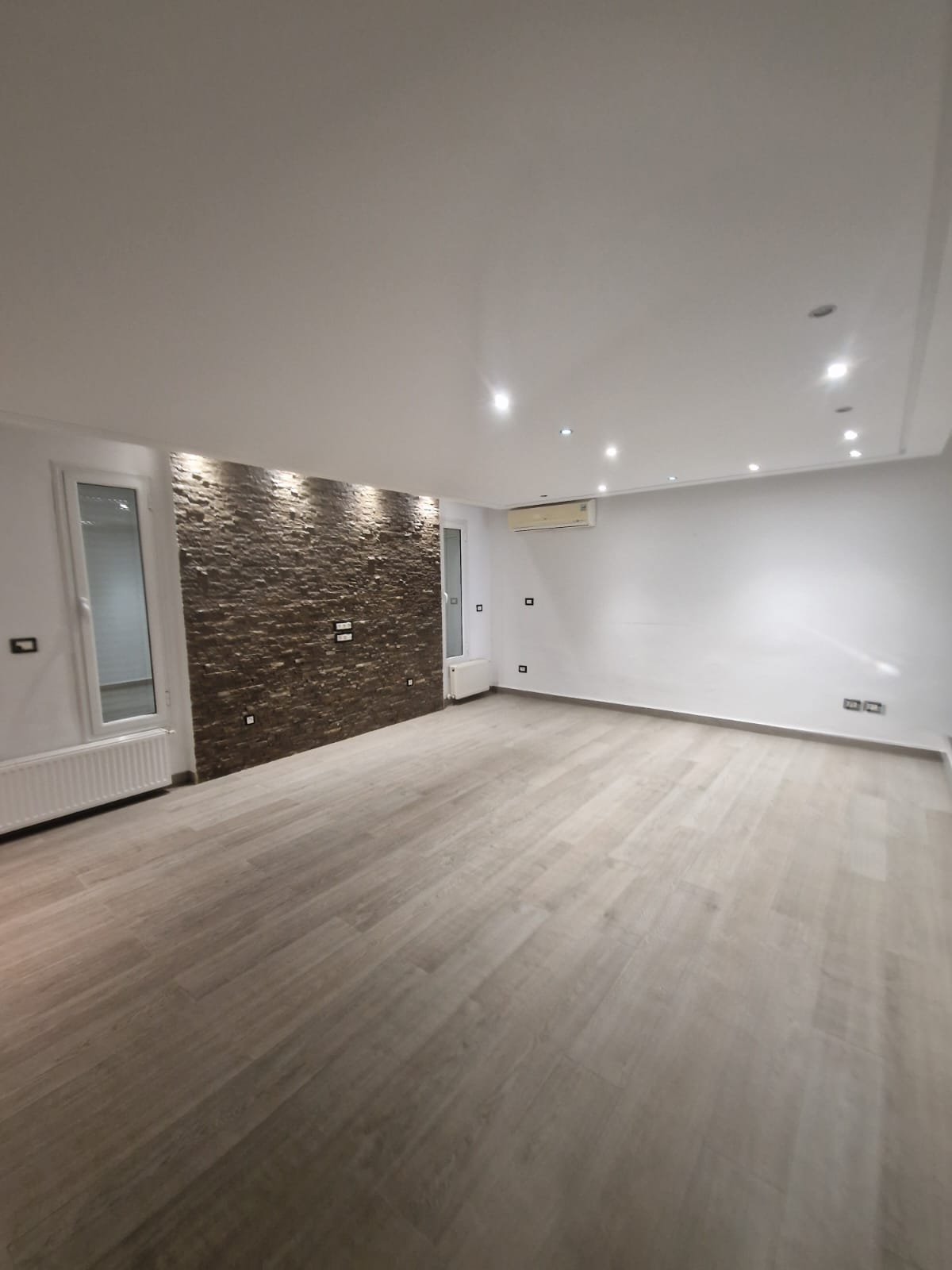 Ariana Ville Riadh Landlous Vente Maisons Une ravissante villa avec piscine  riadh andalous