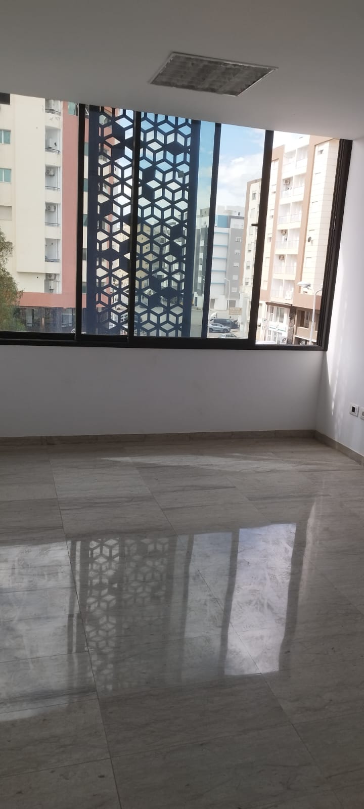 La Marsa El Aouina Location Appart. 3 pices Deux app s2 et s3 usage bureautique  laouina