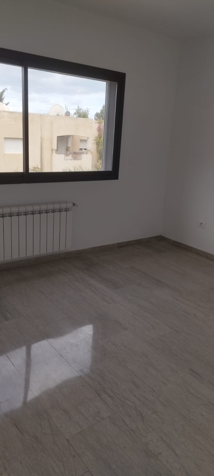 La Marsa El Aouina Location Appart. 3 pices Deux app s2 et s3 usage bureautique  laouina