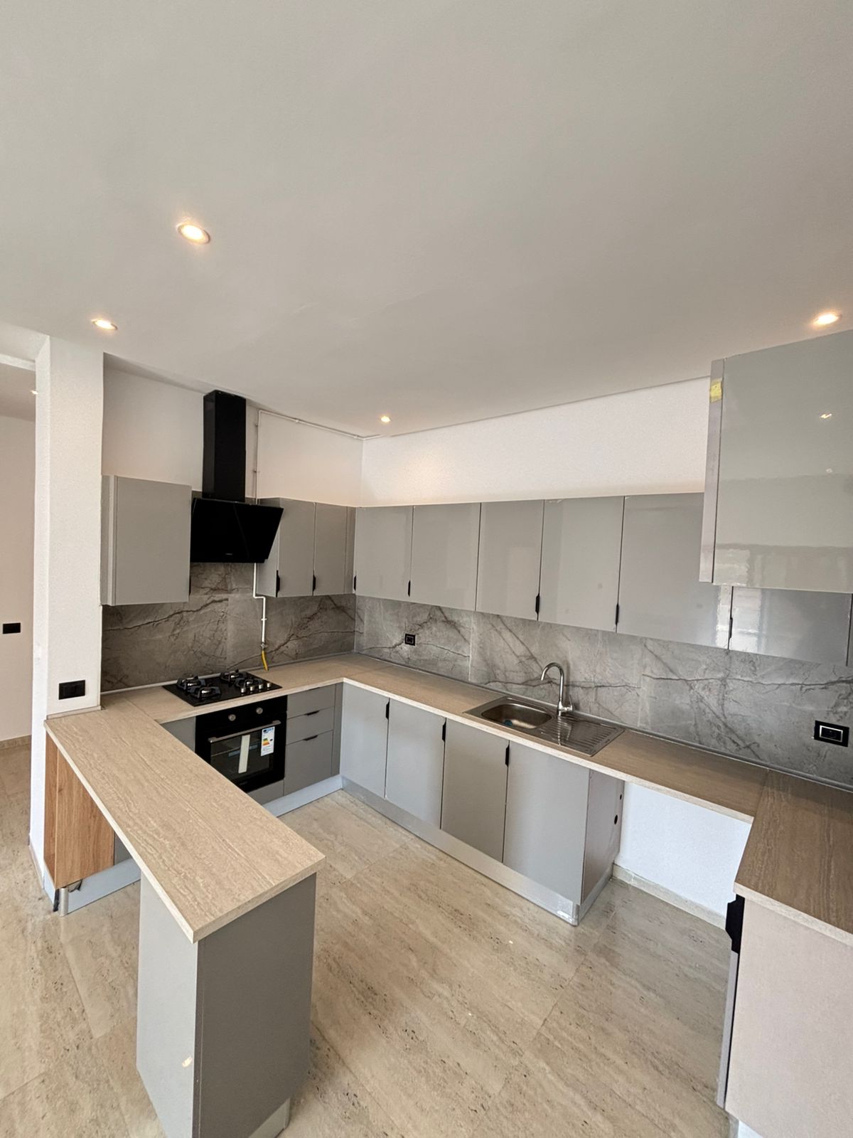 La Soukra Chotrana 1 Vente Appart. 3 pices Des s1  a la soukra