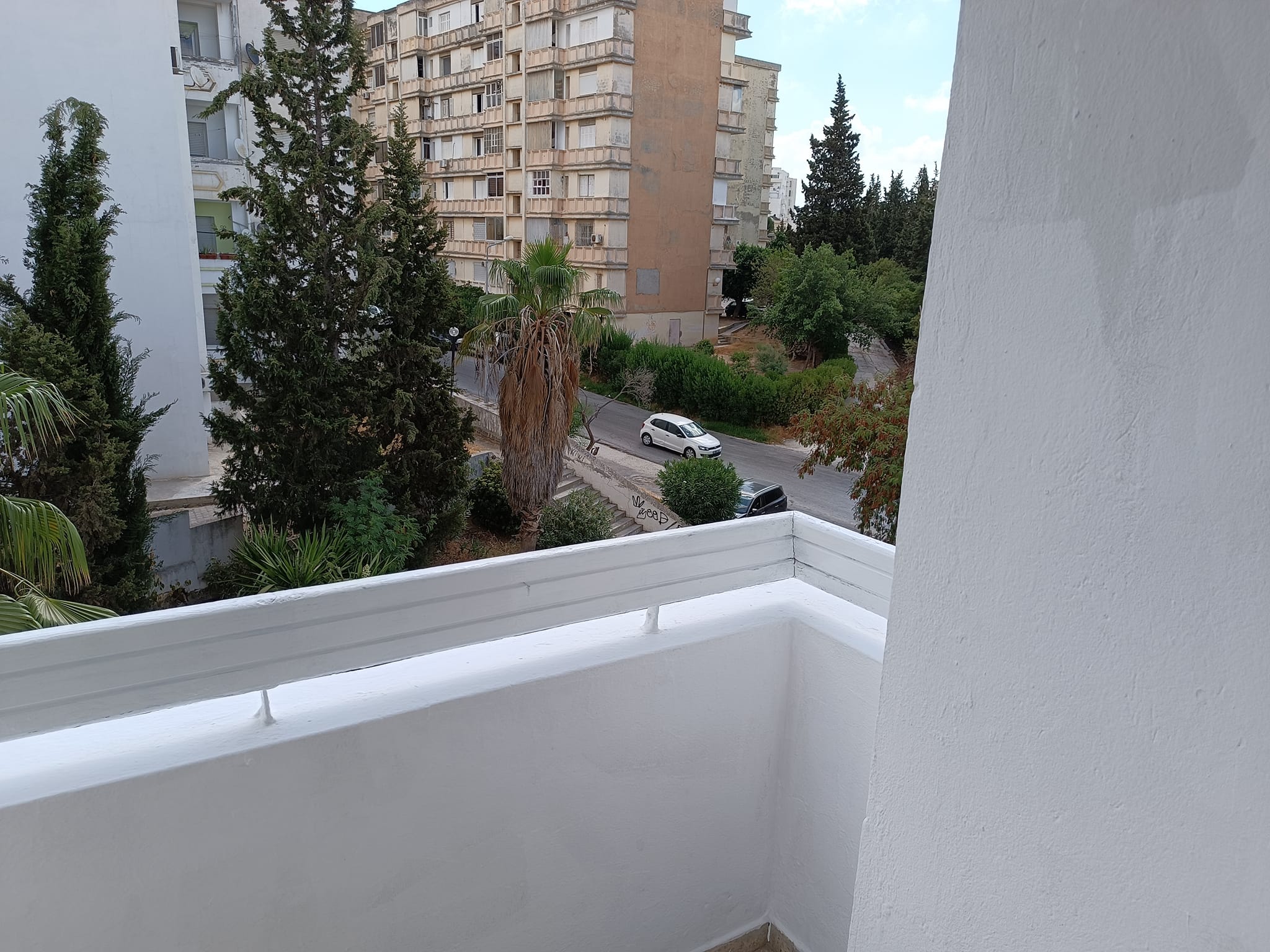 Ariana Ville El Menzah 7 Location Appart. 4 pices 3 ch et sallon