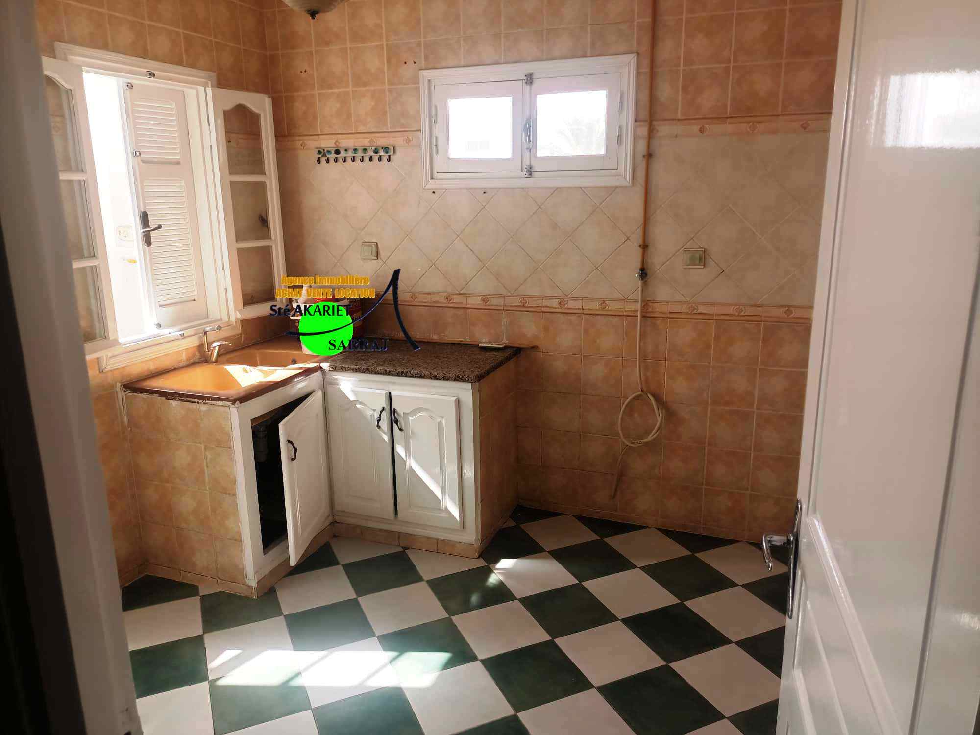Hammam Sousse Hammam Sousse Vente Maisons Petite immeuble r3 pour projet ou habitation