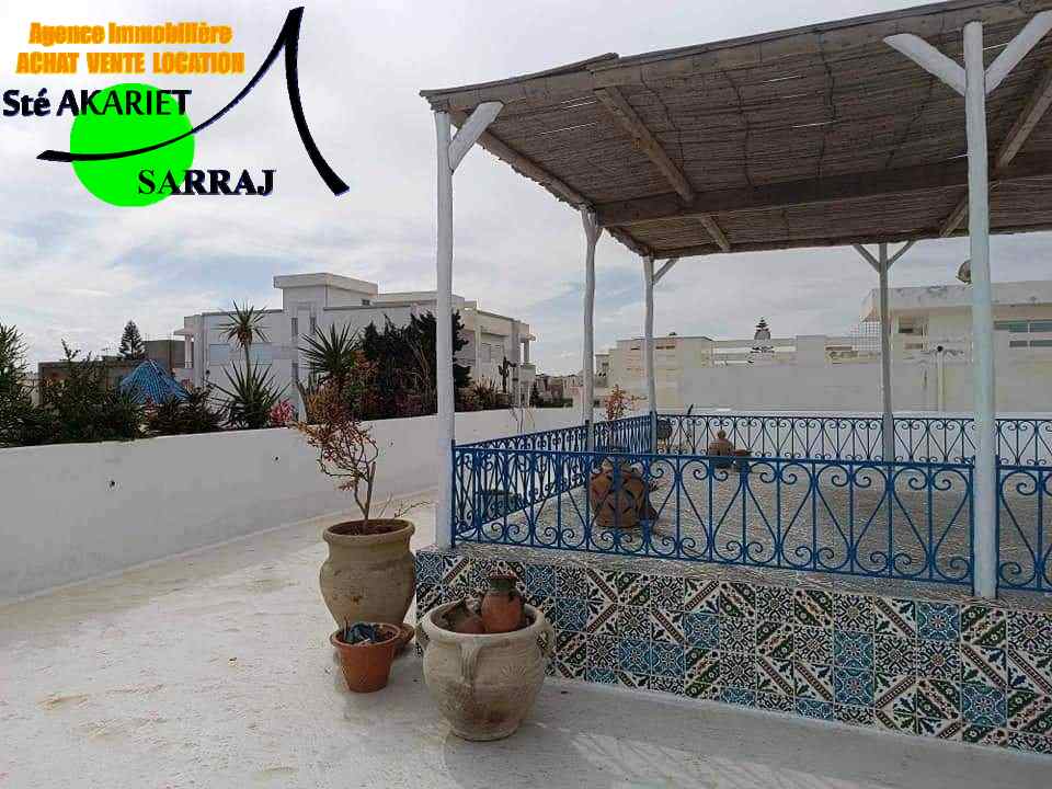 Akouda Chatt Meriem Vente Maisons Villa avec piscine au 2me position de la plage