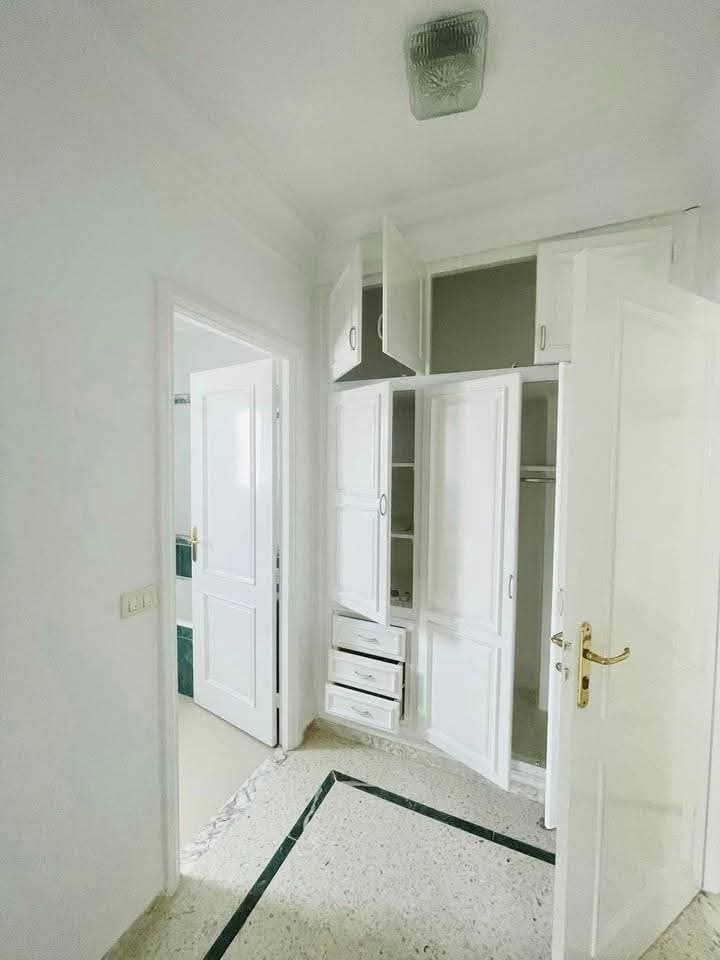 Ariana Ville Cite Ennasr 2 Location Appart. 4 pices tage d'une villa s plus 3 cit nasr 2