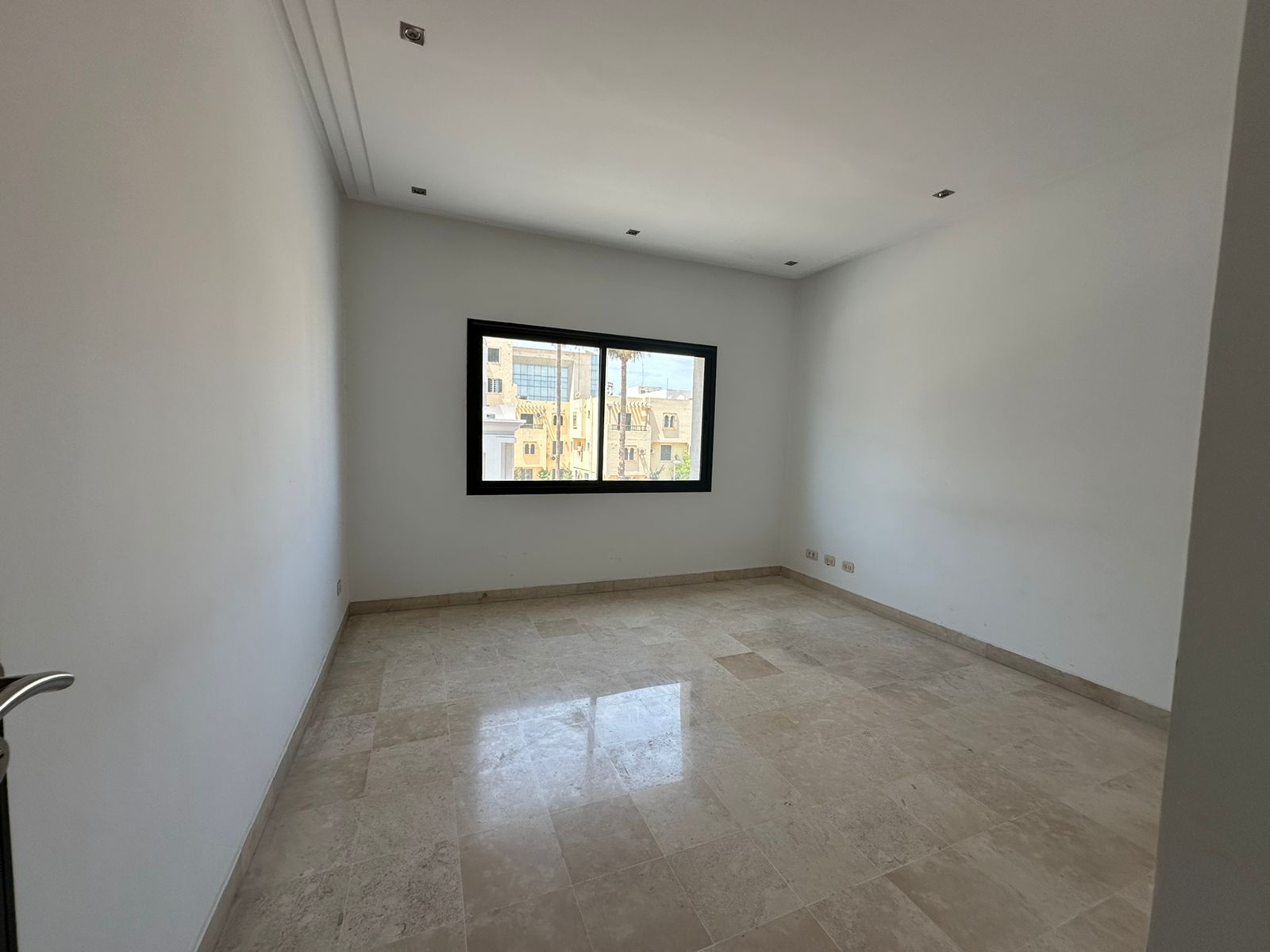 La Marsa Berge Du Lac Bureaux & Commerces Bureau Al bureau 230m2 aulac1