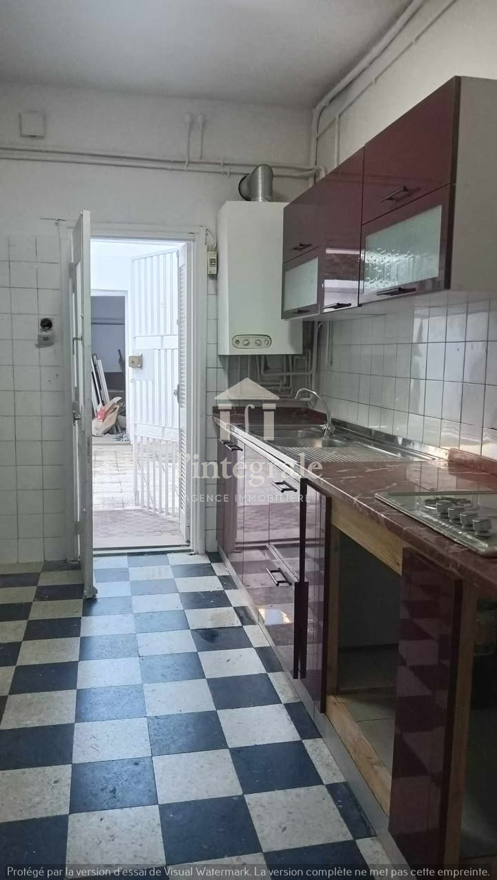 Ariana Ville El Menzah 5 Location Maisons Triplex s4 habitation ou bureautique