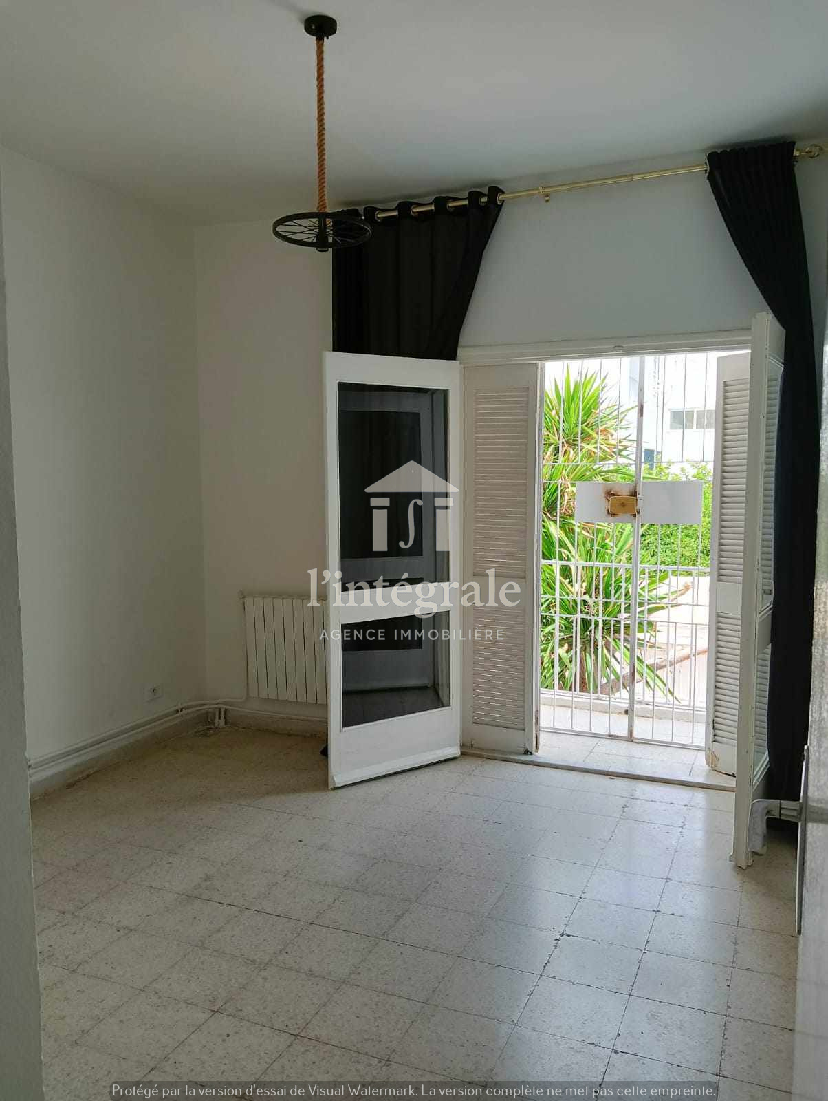 Ariana Ville El Menzah 5 Location Maisons Triplex s4 habitation ou bureautique