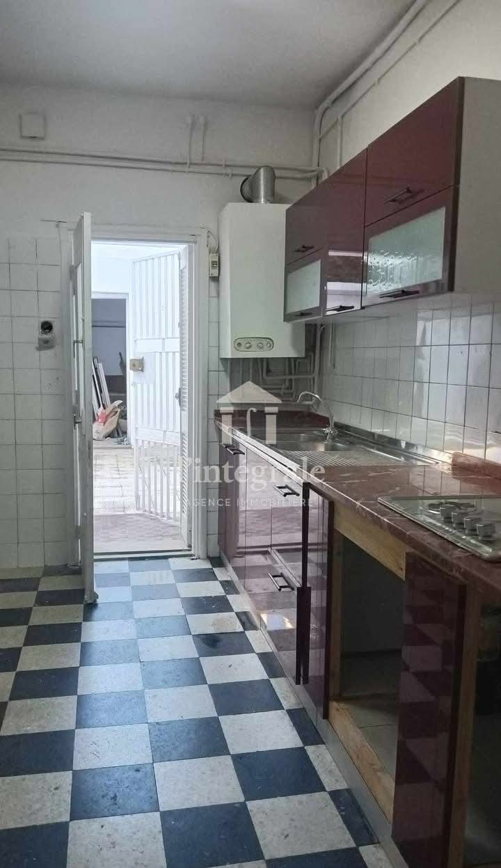 Ariana Ville El Menzah 5 Location Maisons Triplex s4 avec terrasse