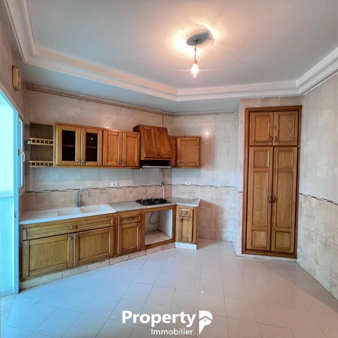 Ariana Ville Cite Ennasr 1 Location Appart. 5 pices+ Appartement s4 avec place de parking
