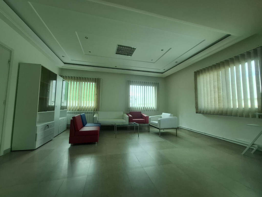 Fouchana Zone Industrielle El Meghira Bureaux & Commerces Bureau Bureau meubl 5p zi mghira