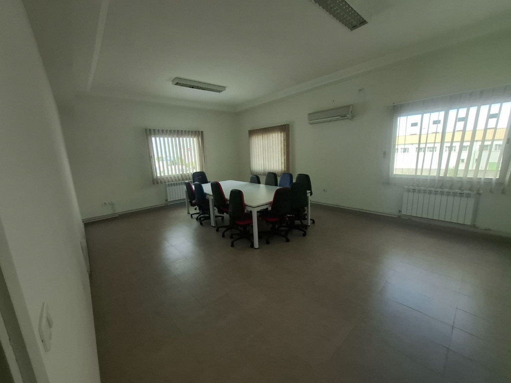 Fouchana Zone Industrielle El Meghira Bureaux & Commerces Bureau Bureau meubl 5p zi mghira