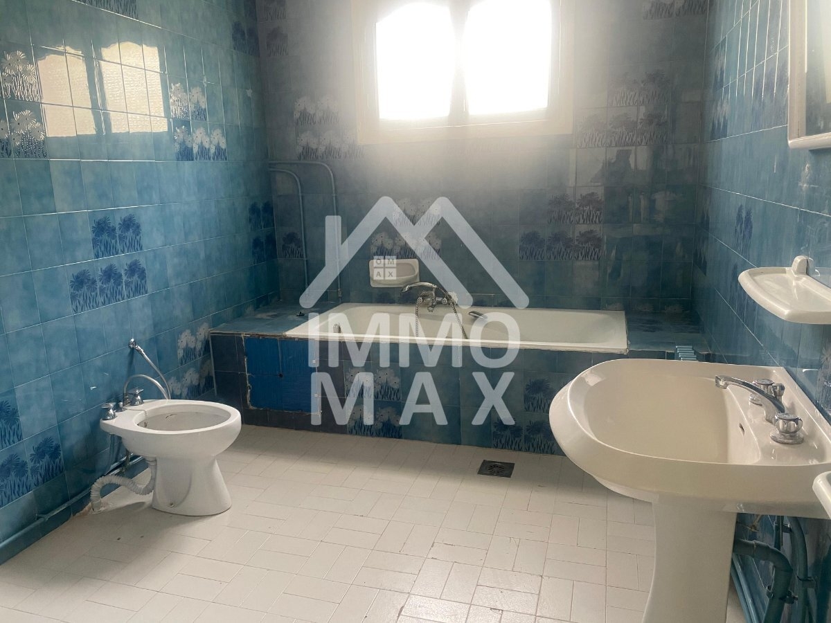Ariana Ville&nbsp;El Menzah 6&nbsp;Location&nbsp;Appart. 5 pi�ces+&nbsp;Etage de villa s5 menzah 6