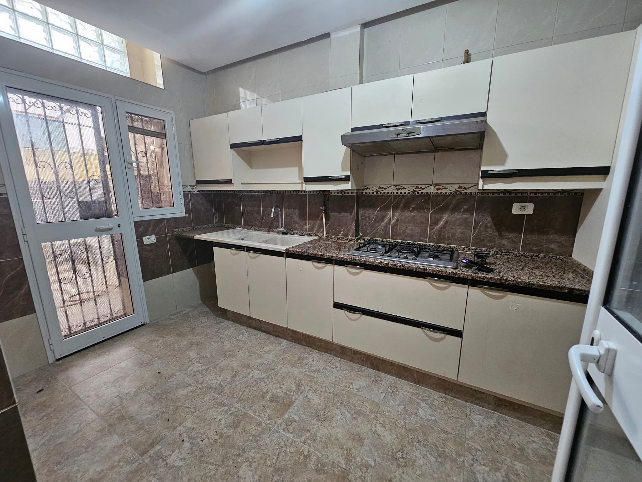 La Soukra Borj Louzir Vente Appart. 3 pices Rdc s2 190 md bahi ladgham borj louzir