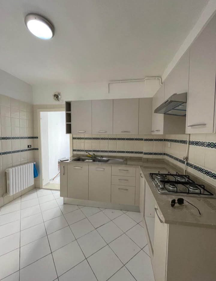 La Marsa El Aouina Location Appart. 4 pices S3 hst cit wahat