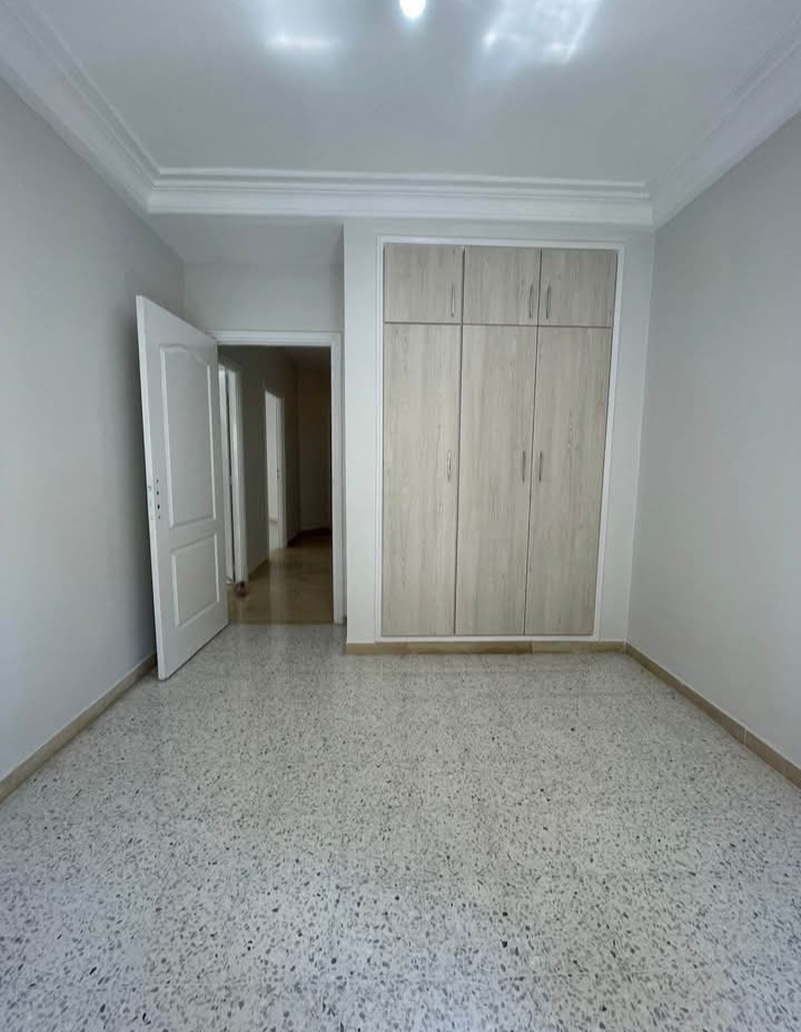La Marsa El Aouina Location Appart. 4 pices S3 hst cit wahat