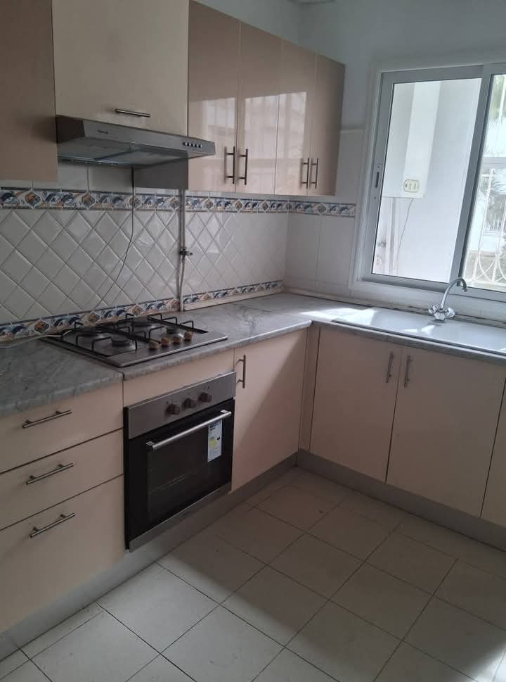 La Soukra La Soukra Location Appart. 4 pices S3 rdc soukra zone monoprix