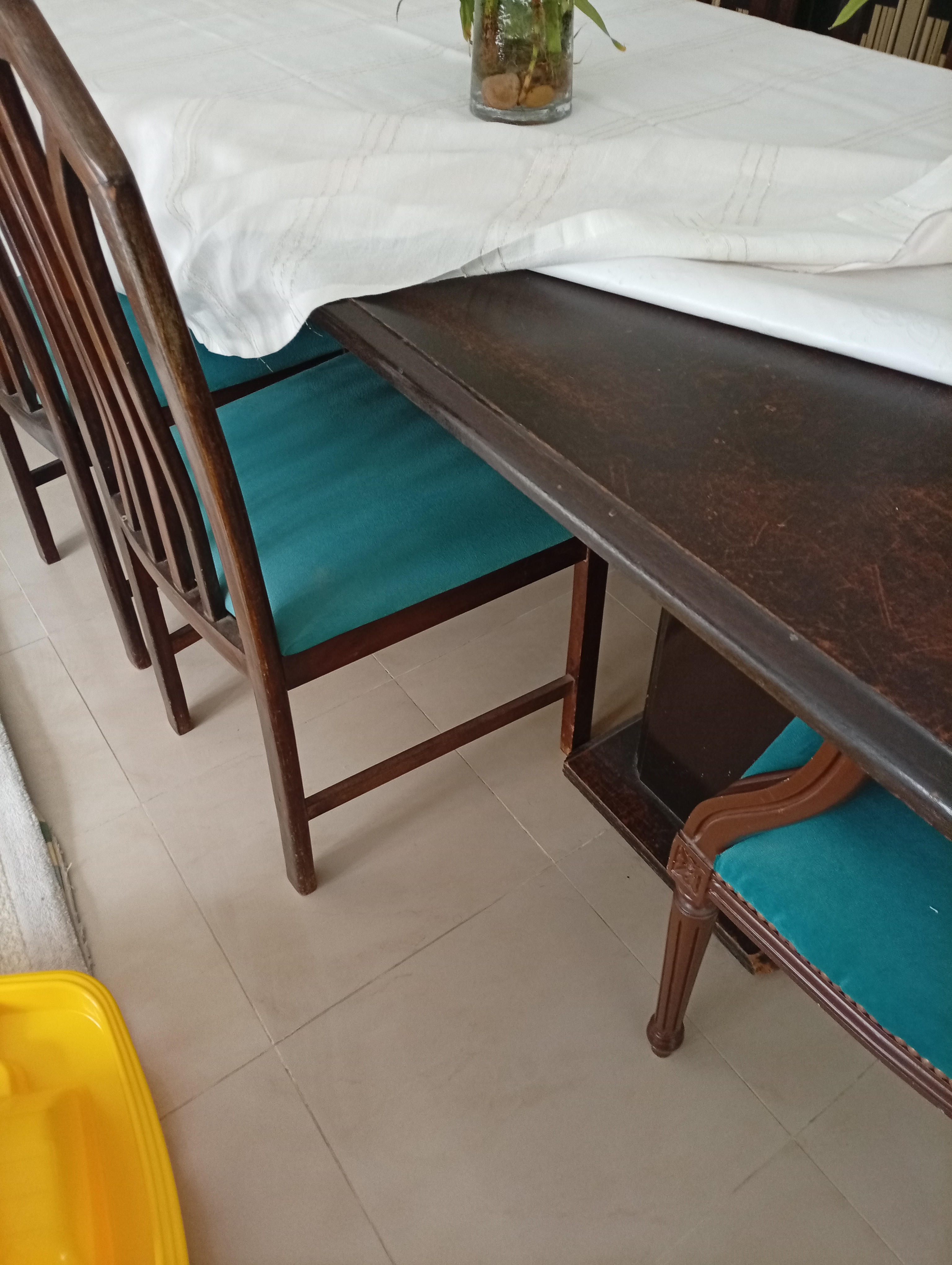 Ariana Ville Riadh Landlous Salon - Salle  manger  Salle  manger Table et  6 chaises en bois massif