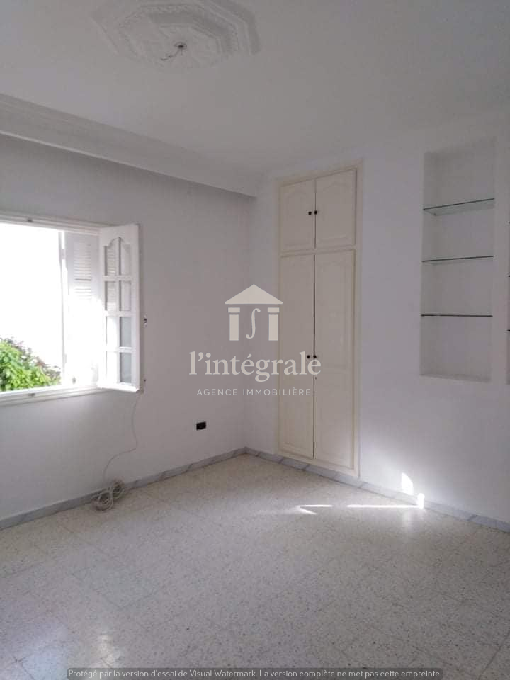 Ariana Ville Cite Ennasr 2 Location Appart. 4 pices Grand et lumineux s3