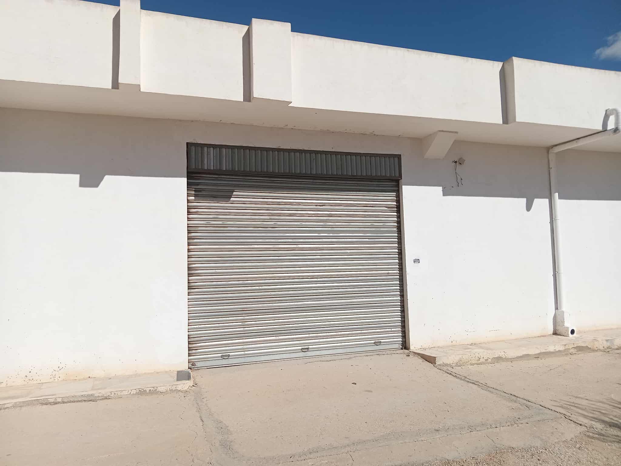 Mnihla Essanhaji Bureaux & Commerces Atelier,Garage Dpt  ou garage
