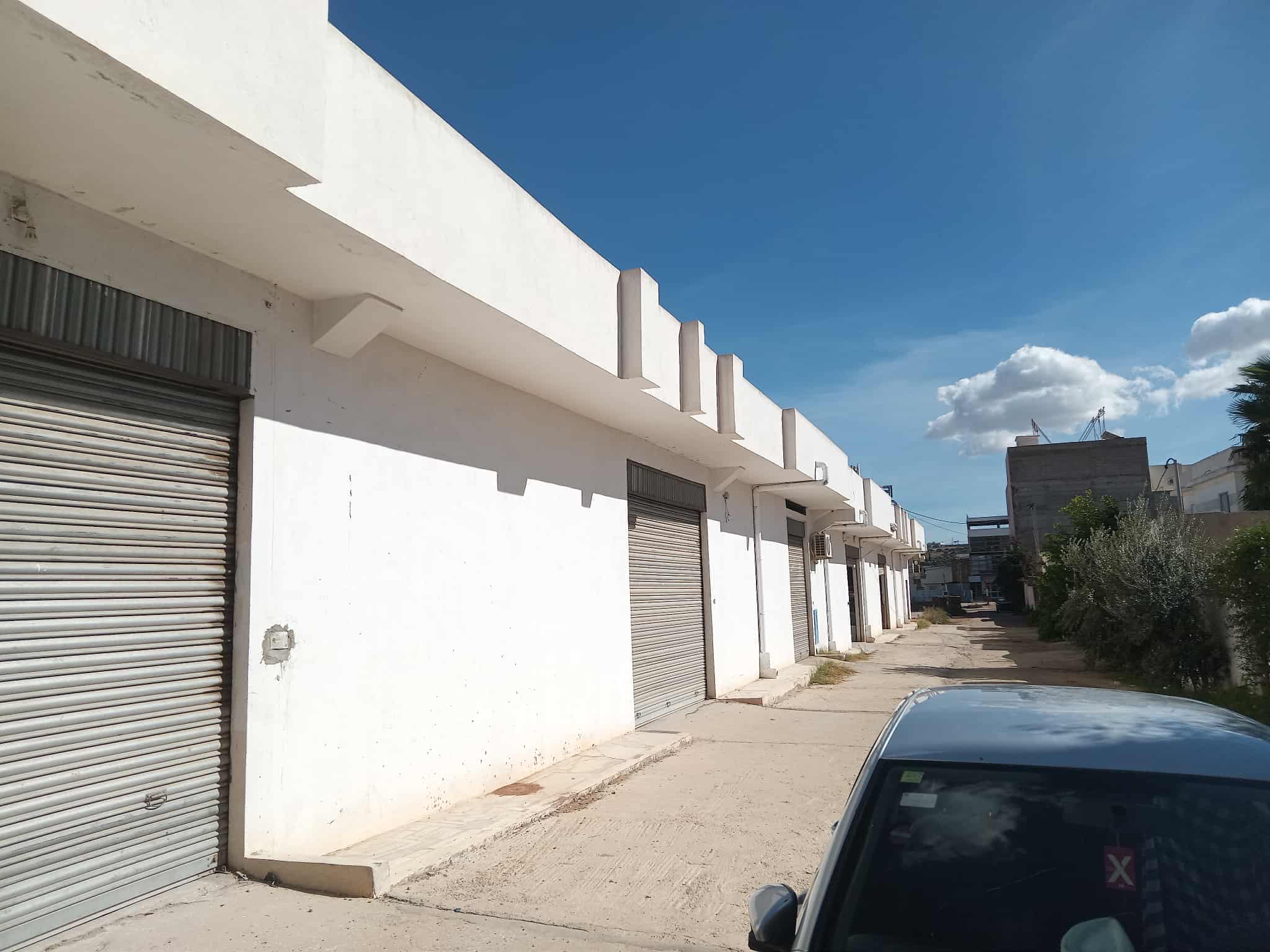 Mnihla Essanhaji Bureaux & Commerces Atelier,Garage Dpt  ou garage