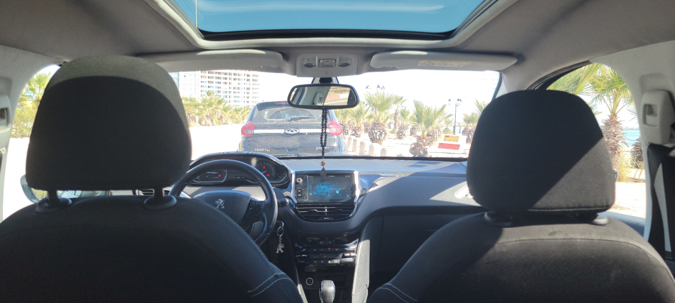 La Marsa Berge Du Lac Peugeot Autre Modle Femme vend peugeot 2008  5cv