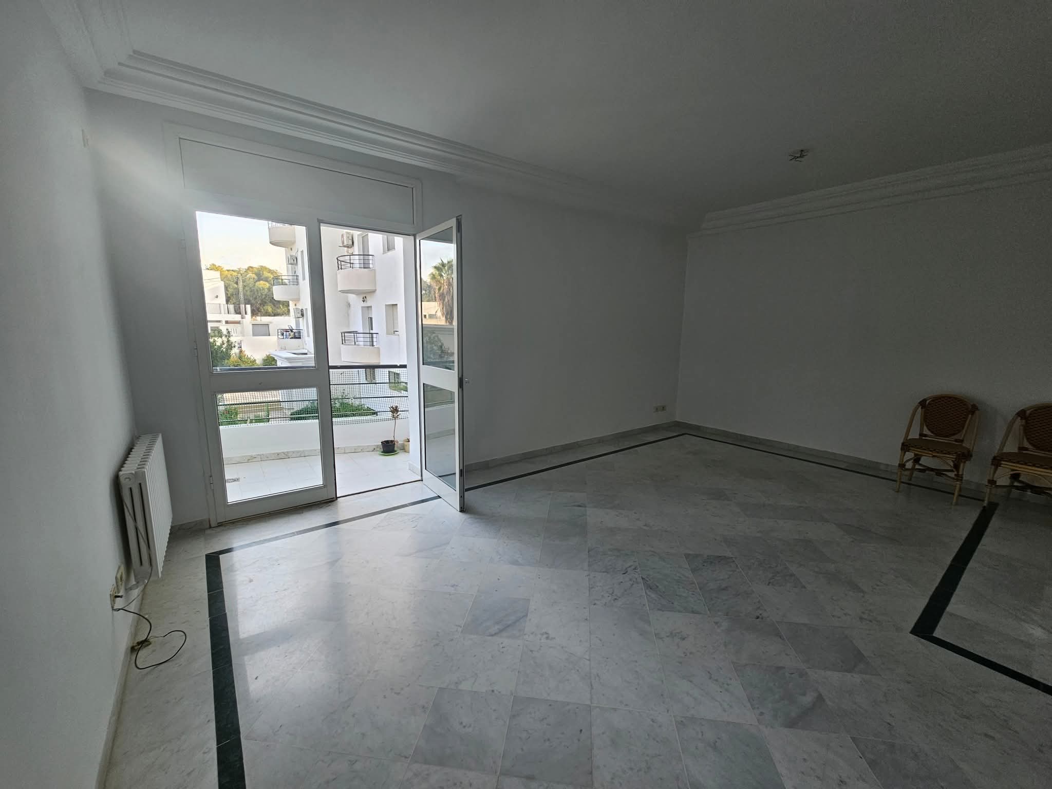 Ariana Ville Riadh Landlous Location Appart. 4 pices S3 1400 d riadh el andalous