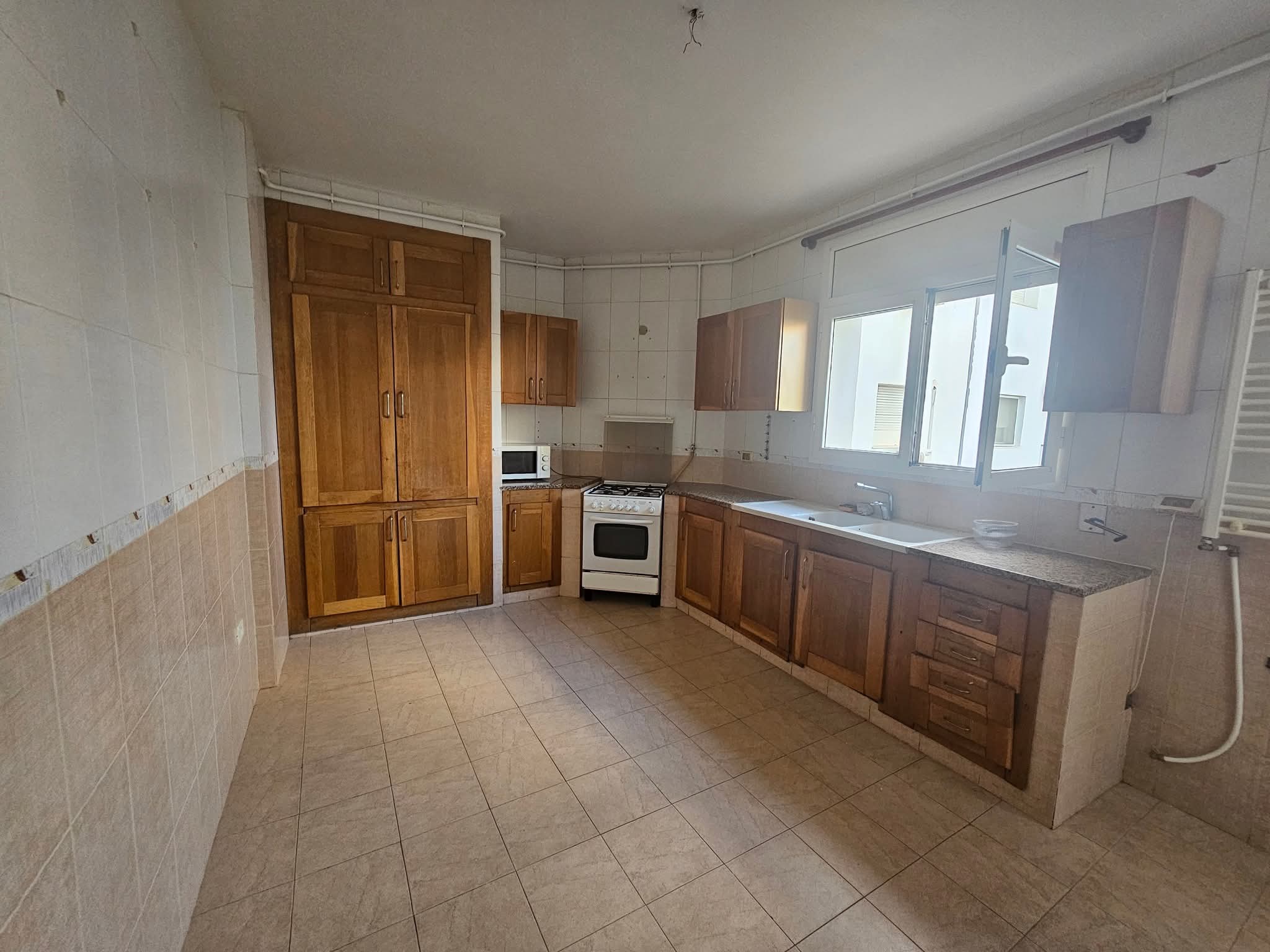 Ariana Ville Riadh Landlous Location Appart. 4 pices S3 1400 d riadh el andalous