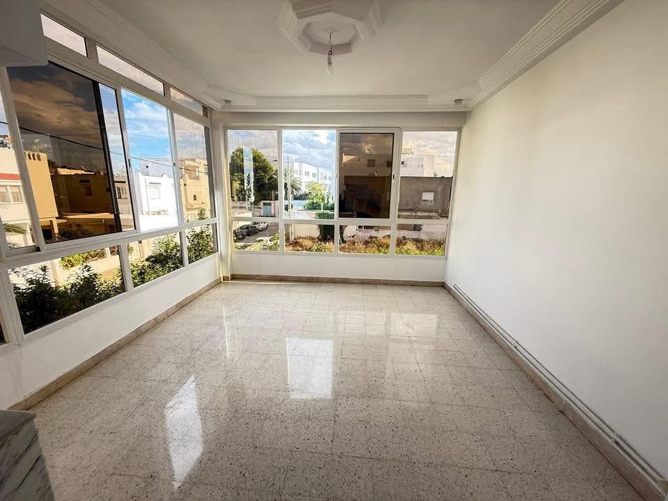 El Menzah El Menzah 4 Location Appart. 4 pices Etage de villa 1850 d menzah 4