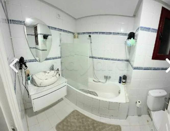 El Menzah El Menzah 4 Location Appart. 4 pices Etage de villa 1850 d menzah 4