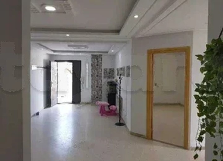 Mnihla Jardins d'el Menzah Location Appart. 4 pices Rdc de villa 1600d bureautique ou habitation