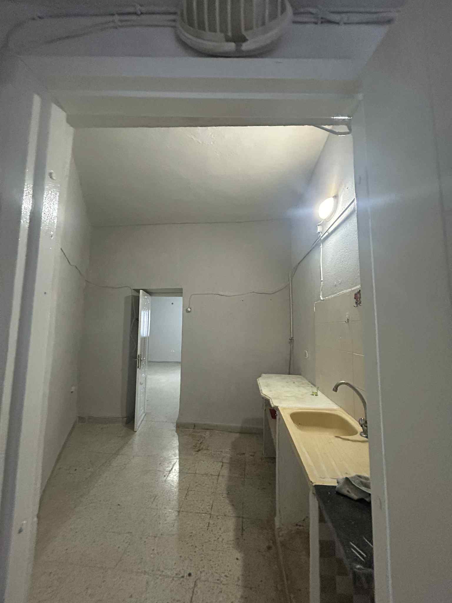 Sidi El Bechir Monfleury Location Appart. 1 pice Bureau de commerce