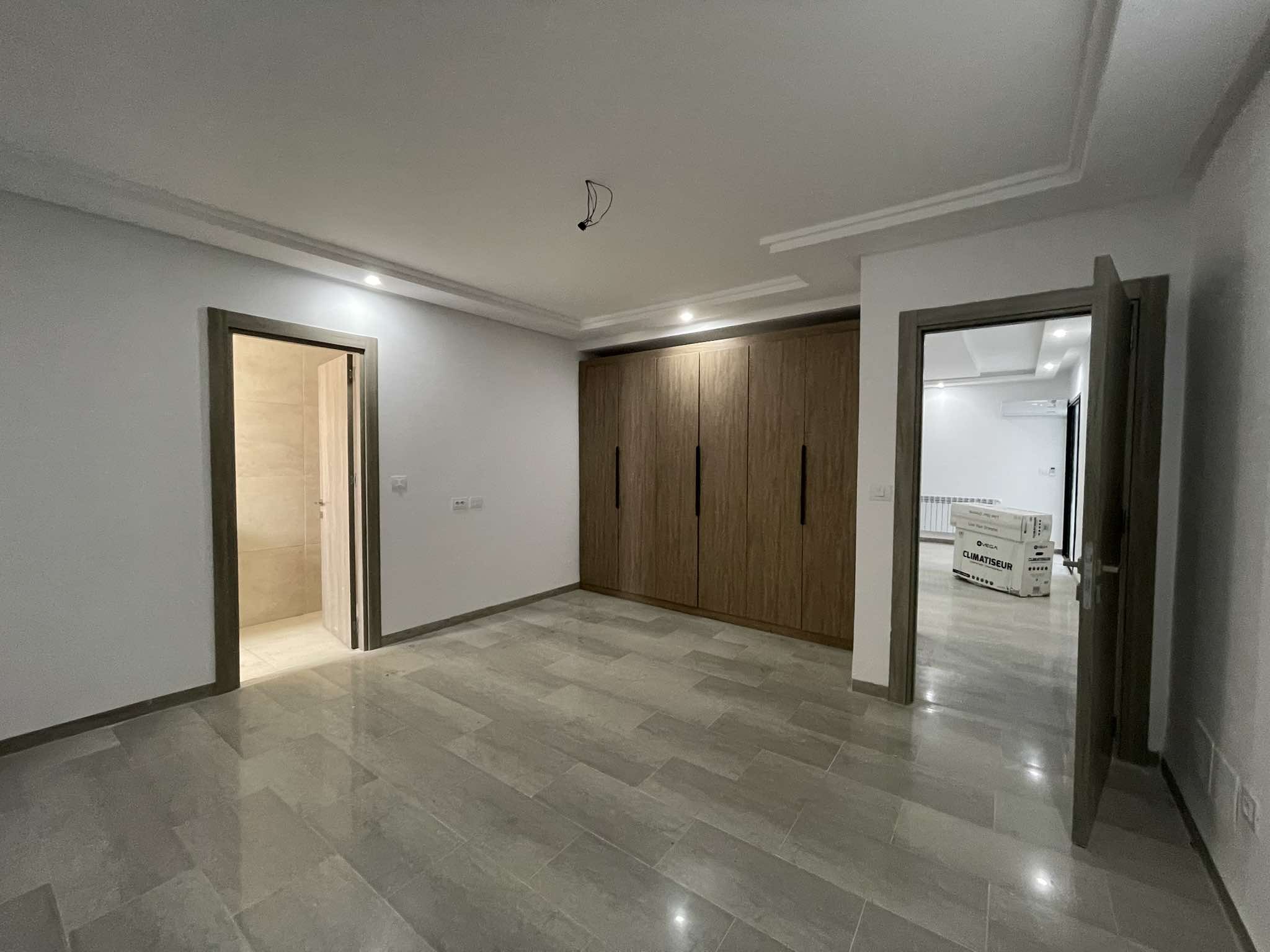 Ezzahra Ezzahra Bureaux & Commerces Bureau Duplex  usage bureautique  a ezzahra